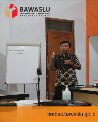 Doc Foto : Anggota Bawaslu Provinsi Jawa Tengah Koordiv. Penyelesaian Sengketa Heru Cahyono, S.Sos., MA (saat memberikan arahan tugas dan wewenang Bawaslu)