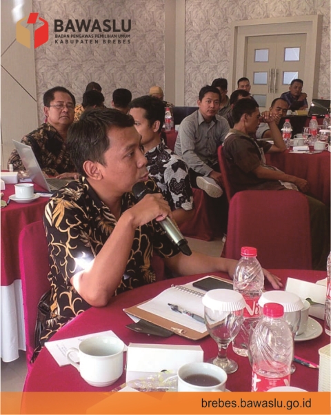 Doc Foto : Anggota Bawaslu Kabupaten Brebes Rudi Raharjo, S.A.P ( saat menghadiri acara Rapat Kerja Penyusunan TPS Pemilihan Umum 2024)